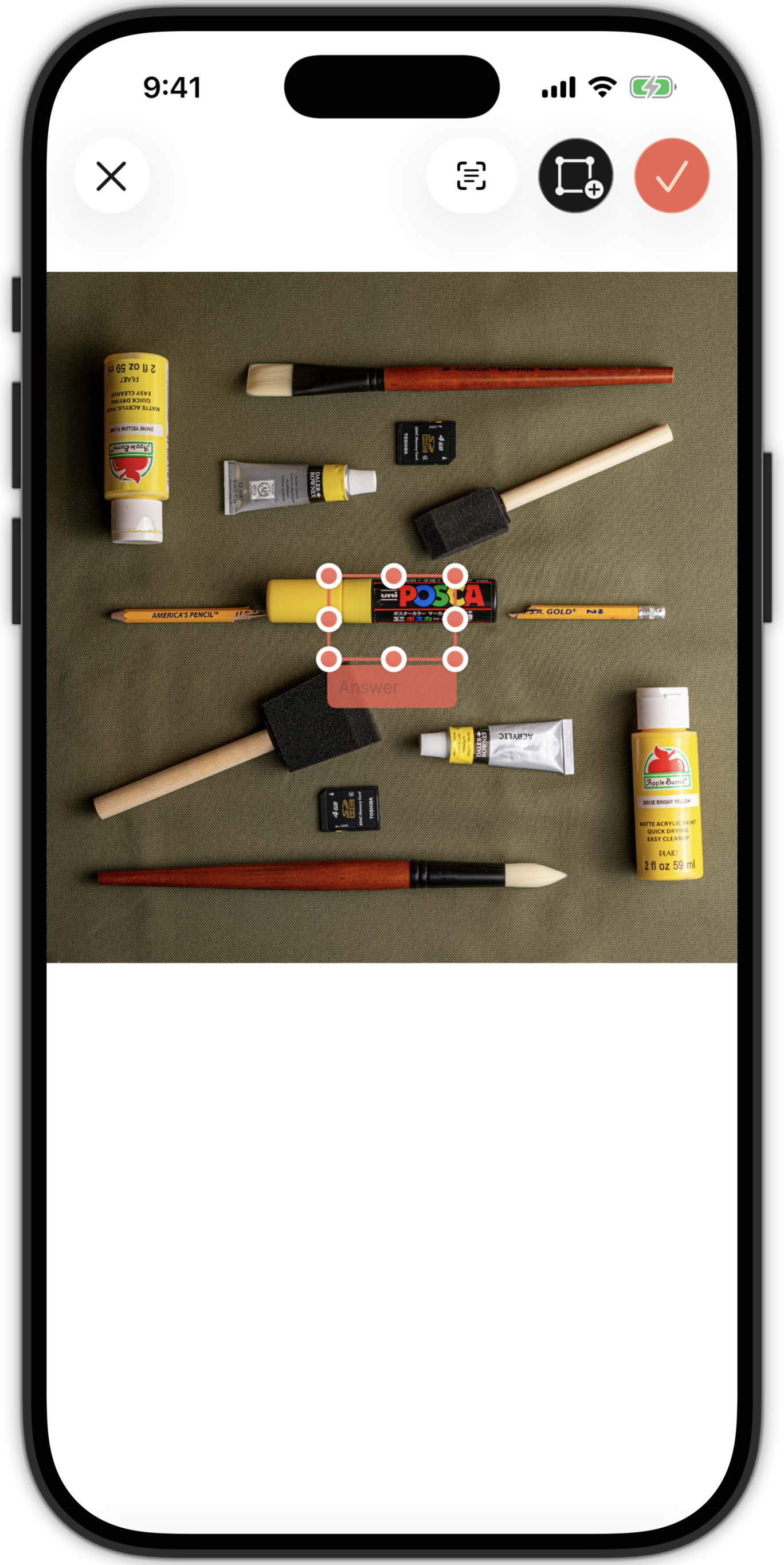 iPhone 上一张图片，中间有一个<span class='highlight-manual'>标注卡片</span>